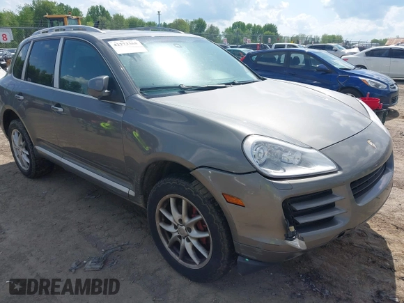 2008 Porsche Cayenne S z VIN WP1AB29P48LA44473, wystawiony jako IAAI lot #42273368 z przebiegiem 181 076 mil mil oraz . Historia ofert i sprzedaży dostępna na DreamBid. Obrazek 1.