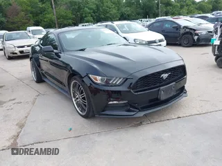 2016 Ford Mustang V6 z VIN 1FA6P8AM3G5256187, wystawiony jako IAAI lot #42415645 z przebiegiem 141 235 mil mil oraz . Historia ofert i sprzedaży dostępna na DreamBid. Obrazek 1.