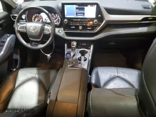 2022 Toyota Highlander Platinum with VIN 5TDFZRBH3NS219756, listed as a Copart auction lot 87193104 with 35,501 mi miles and Salvage Title. Bid and sale history available at carsss.com. Image 8.