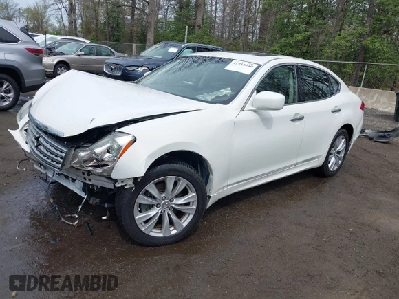 2011 Infiniti M37 with VIN JN1BY1AR9BM373072, listed as a IAAI auction lot 41918340 with 90,820 mi miles. Bid and sale history available at carsss.com. Image 2.