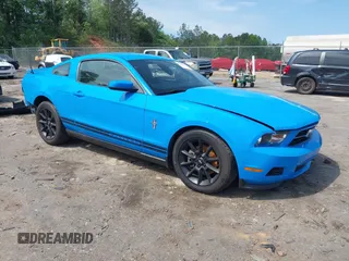 2011 Ford Mustang V6 with VIN 1ZVBP8AM3B5164284, listed as a IAAI auction lot 42013370 with 43,689 mi miles and . Bid and sale history available at DreamBid. Image 1.
