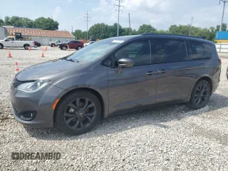 2020 Chrysler Pacifica Touring L with VIN 2C4RC1BG4LR233016, listed as a Copart auction lot 61622595 with 82,709 mi miles and Salvage title. Bid and sale history available at DreamBid. Image 1.