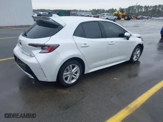 2022 Toyota Corolla Hatchback SE with VIN JTND4MBE2N3182758, listed as a IAAI auction lot 41851230 with 13,471 mi miles. Bid and sale history available at carsss.com. Image 4.