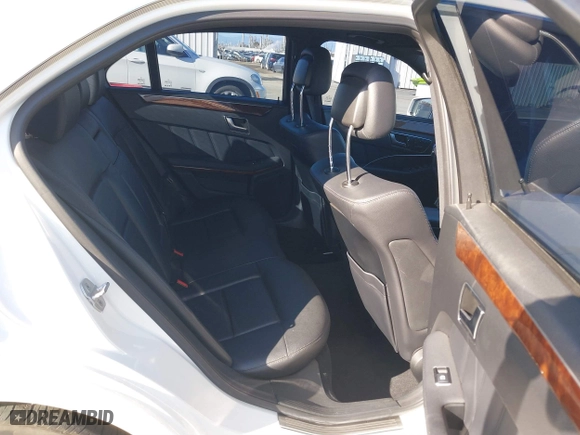 2013 Mercedes-Benz E-Class E 350 Luxury with VIN WDDHF5KB2DA721777, listed as a IAAI auction lot 41756226 with 128,954 mi miles. Bid and sale history available at carsss.com. Image 8.