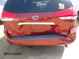 2012 Toyota Sienna XLE AAS with VIN 5TDYK3DC4CS193516, listed as a IAAI auction lot 42188284 with 239,034 mi miles. Bid and sale history available at carsss.com. Image 6.
