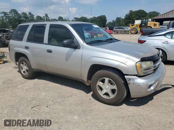 2005 Chevrolet TrailBlazer LS with VIN 1GNDS13S452162960, listed as a Copart auction lot 67789014 with 147,651 mi miles and Salvage Title. Bid and sale history available at DreamBid. Image 4.