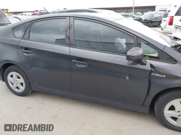 2010 Toyota Prius II z VIN JTDKN3DU8A0174814, wystawiony jako IAAI lot #42131628 z przebiegiem 70 681 mil mil oraz . Historia ofert i sprzedaży dostępna na DreamBid. Obrazek 14.