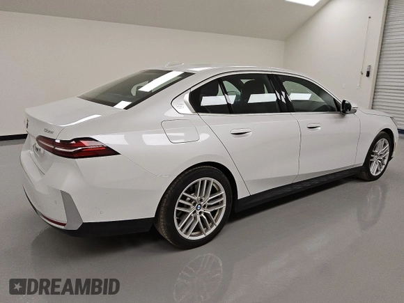 2025 BMW 5 Series 530i with VIN WBA43FJ03SCT70402, listed as a Copart auction lot 53052435 with 11,640 mi miles and Clean Title. Bid and sale history available at carsss.com. Image 3.