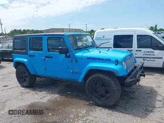 2017 Jeep Wrangler Unlimited Sahara z VIN 1C4BJWEG9HL722849, wystawiony jako IAAI lot #42435486 z przebiegiem 107 571 mil mil oraz . Historia ofert i sprzedaży dostępna na DreamBid. Obrazek 13.