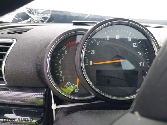 2016 MINI Cooper Clubman with VIN WMWLN5C54G2E30843, listed as a IAAI auction lot 41371368 with 1 mi miles. Bid and sale history available at carsss.com. Image 7.