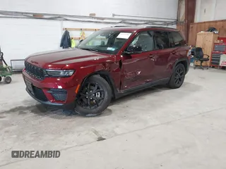 2025 Jeep Grand Cherokee Altitude X with VIN 1C4RJHAG9SC283983, listed as a IAAI auction lot 42495106 with 8,757 mi miles and . Bid and sale history available at DreamBid. Image 17.