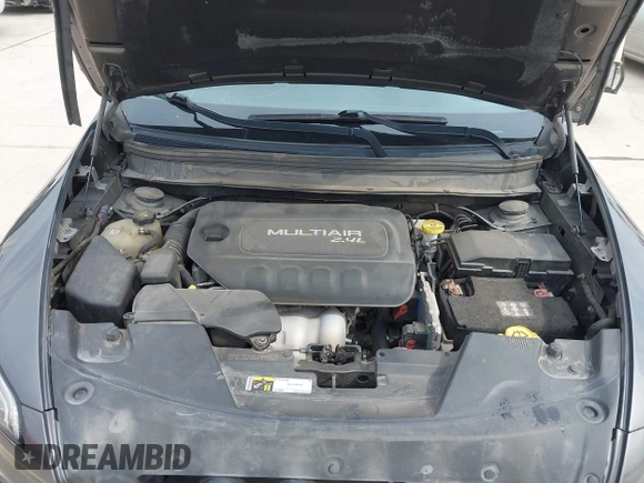 2018 Jeep Cherokee Latitude Tech Connect z VIN 1C4PJLCB1JD553079, wystawiony jako IAAI lot #42068048 z przebiegiem 90 656 mil mil oraz . Historia ofert i sprzedaży dostępna na DreamBid. Obrazek 10.
