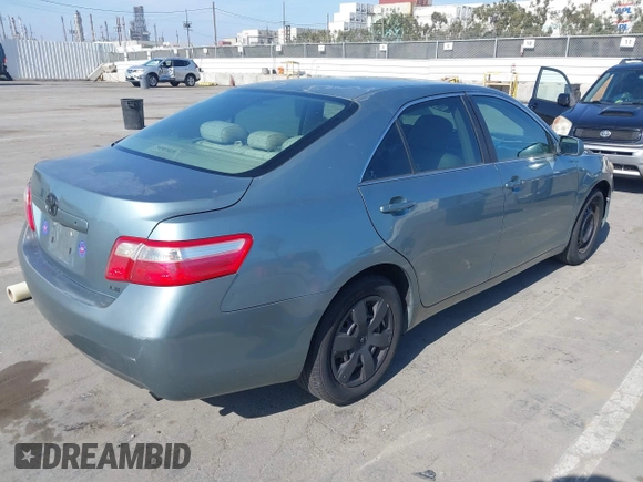 2008 Toyota Camry LE with VIN 4T1BE46K28U771070, listed as a IAAI auction lot 42108833 with 180,808 mi miles. Bid and sale history available at carsss.com. Image 4.