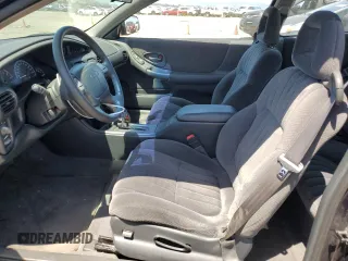 2000 Pontiac Grand Prix GT z VIN 1G2WP12K7YF189639, wystawiony jako Copart lot #57891595 z przebiegiem 70 055 mil mil oraz Tytuł czysty. Historia ofert i sprzedaży dostępna na DreamBid. Obrazek 7.