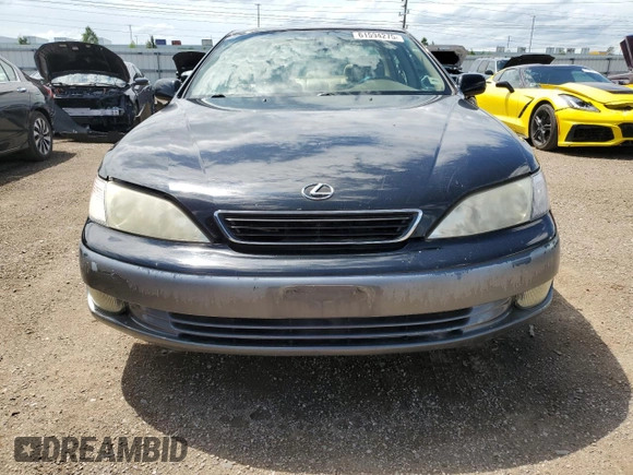 1998 Lexus ES 300 with VIN JT8BF28G3W0144816, listed as a Copart auction lot 61594275 with 179,342 mi miles and Clean title. Bid and sale history available at DreamBid. Image 5.