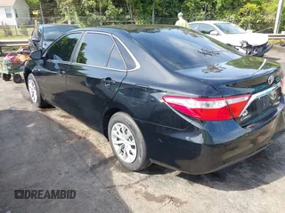 2017 Toyota Camry XLE z VIN 4T1BF1FK0HU403059, wystawiony jako IAAI lot #42112842 z przebiegiem 99 782 mil mil oraz . Historia ofert i sprzedaży dostępna na DreamBid. Obrazek 3.