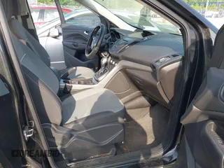 2013 Ford Escape SE with VIN 1FMCU0GX9DUD64514, listed as a IAAI auction lot 42120601 with 193,415 mi miles and . Bid and sale history available at carsss.com. Image 5.