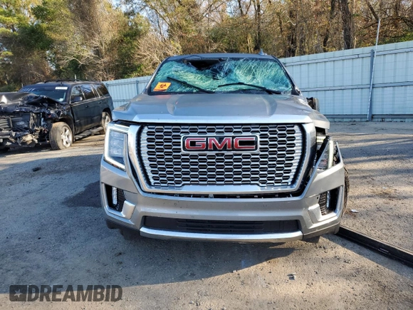 2024 GMC Yukon Denali with VIN 1GKS2DKL4RR123136, listed as a Copart auction lot 87199564 with 17,796 mi miles and Salvage Title. Bid and sale history available at carsss.com. Image 5.