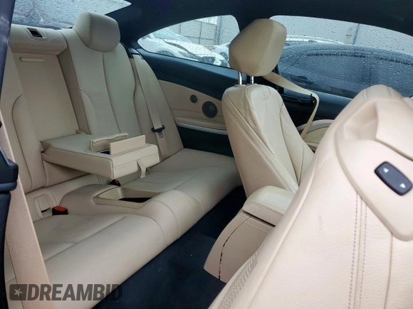 2019 BMW 4 Series 440i z VIN WBA4W7C51KAG53059, wystawiony jako Copart lot #51859375 z przebiegiem 61 584 mil mil oraz Szkoda całkowita • Salvage title. Historia ofert i sprzedaży dostępna na DreamBid. Obrazek 10.