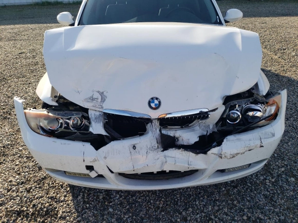 2006 BMW 3 Series 330i with VIN WBAVB33546KR74194, listed as a Copart auction lot 48829575 with 146,661 mi miles and Salvage Title. Bid and sale history available at carsss.com. Image 11.