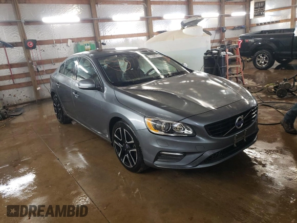 2017 Volvo S60 Dynamic with VIN YV126MFL4H2432035, listed as a Copart auction lot 71968212 with 33,659 mi miles. Bid and sale history available at carsss.com. Image 4.