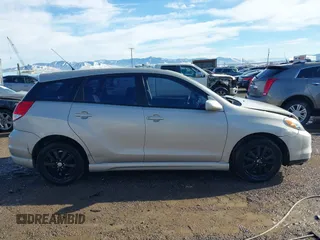 2003 Toyota Matrix Std with VIN 2T1KR32E53C051738, listed as a IAAI auction lot 41637914 with 195,006 mi miles. Bid and sale history available at carsss.com. Image 13.