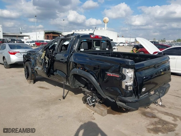 2024 Chevrolet Colorado 4WD Trail Boss with VIN 1GCPTEEK2R1271131, listed as a IAAI auction lot 41487197 with 1 mi miles. Bid and sale history available at carsss.com. Image 3.