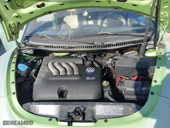 2000 Volkswagen New Beetle GLS with VIN 3VWCA21C0YM403254, listed as a IAAI auction lot 41806878 with 119,547 mi miles. Bid and sale history available at carsss.com. Image 10.