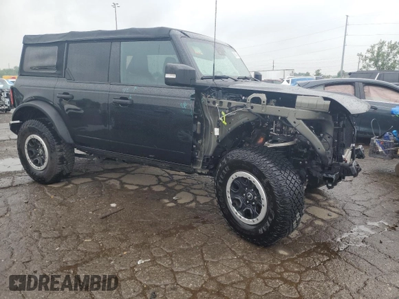 2022 Ford Bronco with VIN 1FMEE5DH5NLA84662, listed as a Copart auction lot 59847245 with 10,768 mi miles and Salvage title. Bid and sale history available at DreamBid. Image 4.