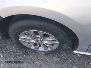 2024 Toyota Sienna LE z VIN 5TDKRKEC0RS203462, wystawiony jako IAAI lot #42240548 z przebiegiem 28 038 mil mil oraz . Historia ofert i sprzedaży dostępna na DreamBid. Obrazek 18.