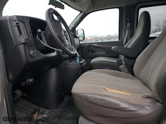 2008 GMC Savana Cargo Van with VIN 1GTGG25C081183754, listed as a Copart auction lot 85221394 with 157,977 mi miles and Salvage Title. Bid and sale history available at carsss.com. Image 7.