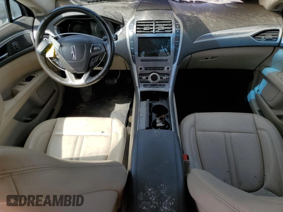 2019 Lincoln MKZ Standard z VIN 3LN6L5A98KR631346, wystawiony jako Copart lot #49717185 z przebiegiem Nie podano mil oraz Nie do naprawy. Historia ofert i sprzedaży dostępna na DreamBid. Obrazek 8.