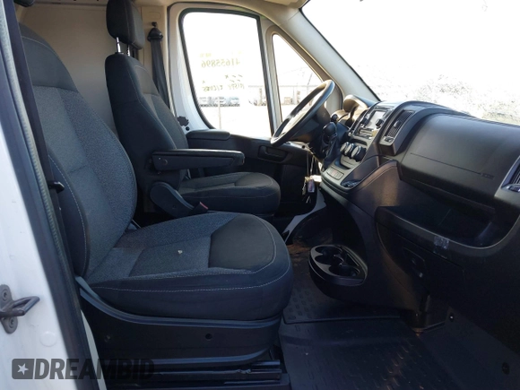 2015 Ram ProMaster Cargo with VIN 3C6TRVDG0FE501887, listed as a IAAI auction lot 41655896 with 121,574 mi miles and . Bid and sale history available at carsss.com. Image 5.