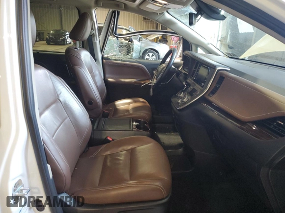 2018 Toyota Sienna XLE with VIN 5TDDZ3DC9JS204307, listed as a Copart auction lot 57327715 with 70,886 mi miles and Salvage title. Bid and sale history available at DreamBid. Image 7.