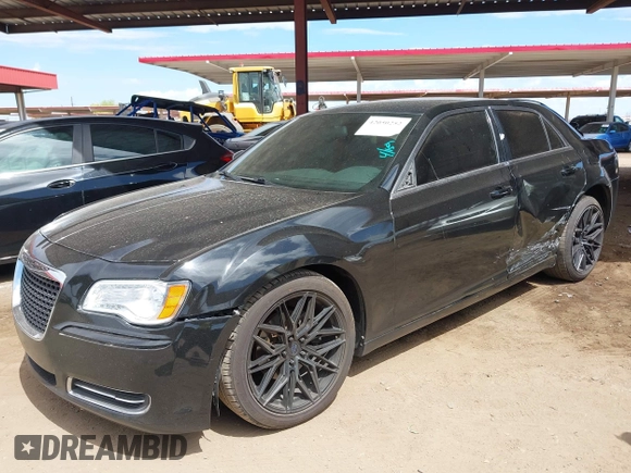2013 Chrysler 300 S z VIN 2C3CCABG0DH506468, wystawiony jako IAAI lot #42050252 z przebiegiem 145 467 mil mil oraz . Historia ofert i sprzedaży dostępna na DreamBid. Obrazek 17.