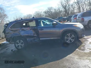 2019 Toyota Highlander LE with VIN 5TDBZRFH7KS978415, listed as a IAAI auction lot 41653130 with 101,245 mi miles and . Bid and sale history available at DreamBid. Image 14.