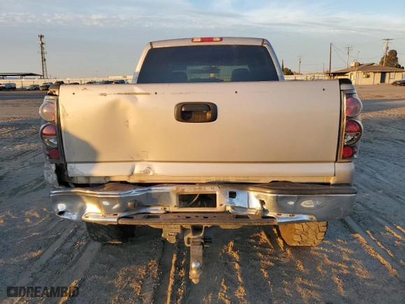 2004 Chevrolet Silverado 1500 Crew Cab LS with VIN 2GCEK13T641313236, listed as a Copart auction lot 81387004 with 189,694 mi miles and Salvage Title. Bid and sale history available at carsss.com. Image 6.