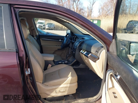 2012 Kia Sorento EX with VIN 5XYKUDA25CG239594, listed as a IAAI auction lot 41754946 with 135,005 mi miles. Bid and sale history available at carsss.com. Image 5.