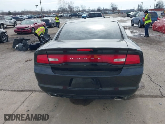 2013 Dodge Charger Police z VIN 2C3CDXAG5DH716369, wystawiony jako IAAI lot #41645644 z przebiegiem 127 535 mil mil oraz . Historia ofert i sprzedaży dostępna na DreamBid. Obrazek 16.