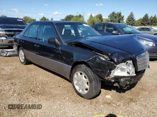 1994 Mercedes-Benz E Class with VIN WDBEA32E8RC139526, listed as a Copart auction lot 71270454 with 137,920 mi miles and Salvage Title. Bid and sale history available at carsss.com. Image 4.