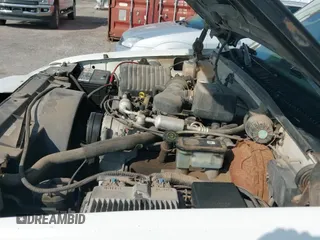 1997 GMC Sierra 1500 z VIN 1GTEC19R1VE518536, wystawiony jako IAAI lot #43376507 z przebiegiem 177 498 mil mil oraz . Historia ofert i sprzedaży dostępna na DreamBid. Obrazek 12.