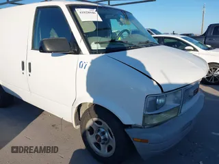 2004 GMC Safari Cargo with VIN 1GTDM19X04B504523, listed as a IAAI auction lot 41028946 with 191,471 mi miles. Bid and sale history available at carsss.com. Image 12.
