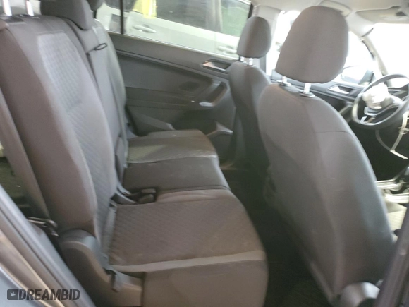 2018 Volkswagen Tiguan S with VIN 3VV1B7AX9JM206548, listed as a Copart auction lot 85611954 with 58,464 mi miles and Salvage Title. Bid and sale history available at carsss.com. Image 11.