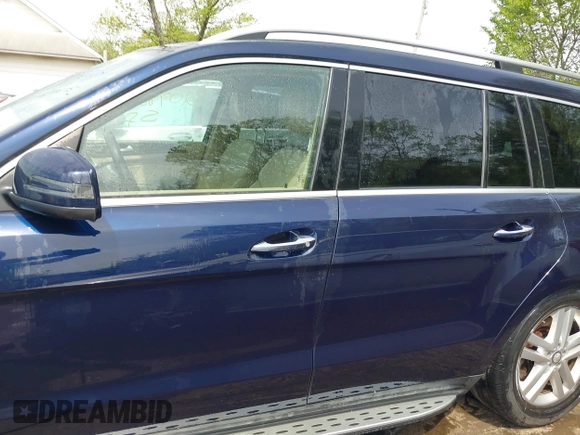 2015 Mercedes-Benz GL-Class GL 450 with VIN 4JGDF6EE8FA542288, listed as a IAAI auction lot 42098527 with 115,312 mi miles. Bid and sale history available at carsss.com. Image 14.