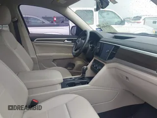 2021 Volkswagen Atlas SE with VIN 1V2JR2CA9MC595833, listed as a IAAI auction lot 42498528 with 69,670 mi miles and . Bid and sale history available at DreamBid. Image 5.