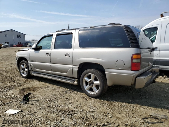 2003 GMC Yukon XL Denali with VIN 1GKFK66U93J266220, listed as a Copart auction lot 50806205 with 212,033 mi miles and Salvage Title. Bid and sale history available at carsss.com. Image 2.