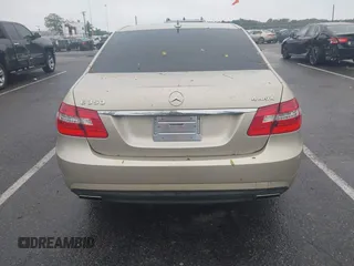 2010 Mercedes-Benz E 350 Luxury z VIN WDDHF8HBXAA082309, wystawiony jako IAAI lot #42333173 z przebiegiem 82 373 mil mil oraz . Historia ofert i sprzedaży dostępna na DreamBid. Obrazek 16.