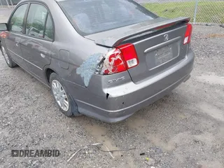 2004 Honda Civic LX z VIN 2HGES15584H517768, wystawiony jako IAAI lot #42233202 z przebiegiem 214 484 mil mil oraz . Historia ofert i sprzedaży dostępna na DreamBid. Obrazek 20.
