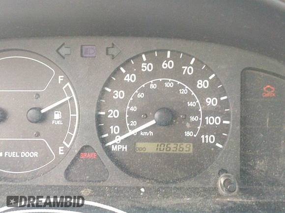 1998 Chevrolet Prizm Lsi z VIN 1Y1SK5285WZ438757, wystawiony jako IAAI lot #41896020 z przebiegiem 106 369 mil mil oraz . Historia ofert i sprzedaży dostępna na DreamBid. Obrazek 7.