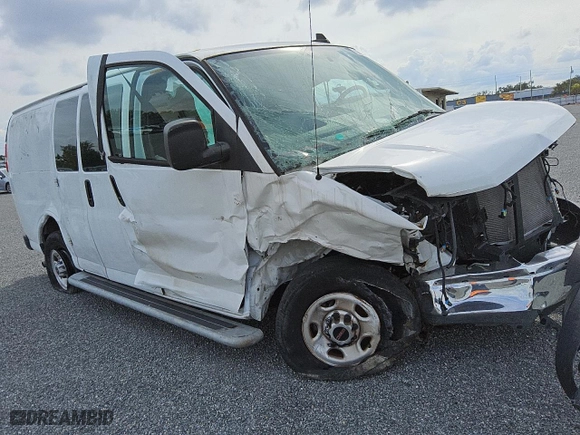 2022 GMC Savana Cargo Van with VIN 1GTW7AFPXN1157360, listed as a Copart auction lot 77179414 with 0 mi miles and Salvage Title. Bid and sale history available at carsss.com. Image 4.